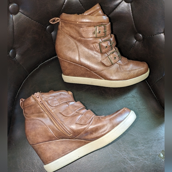 Mossimo Wedge Leather Boot - Picture 5 of 7